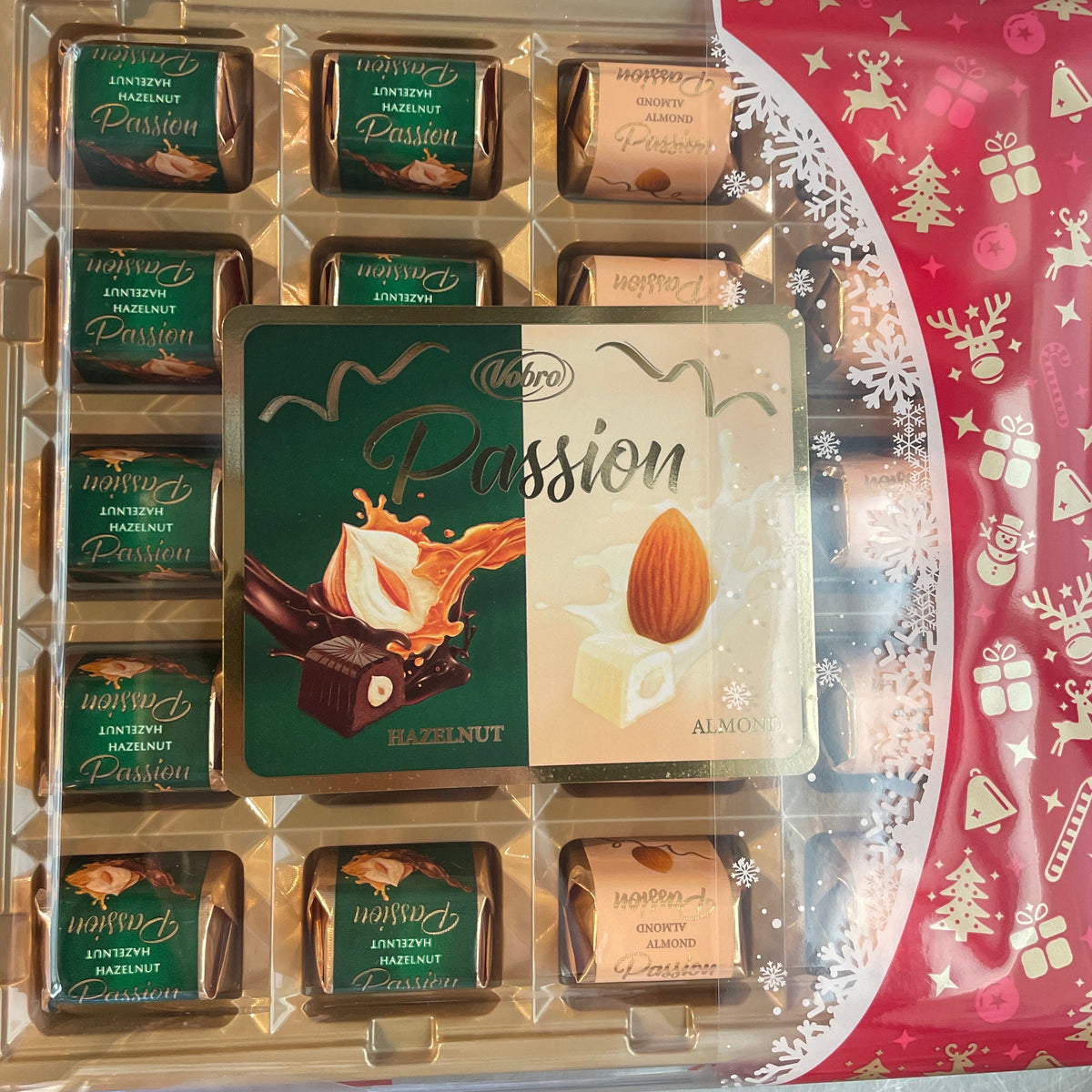 VOBRO HAZELNUT PASSION, HAZELNUT AND ALMOND CHOCOLATE, 244