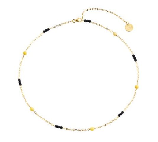 A beautiful necklace with milky amber and onyx.