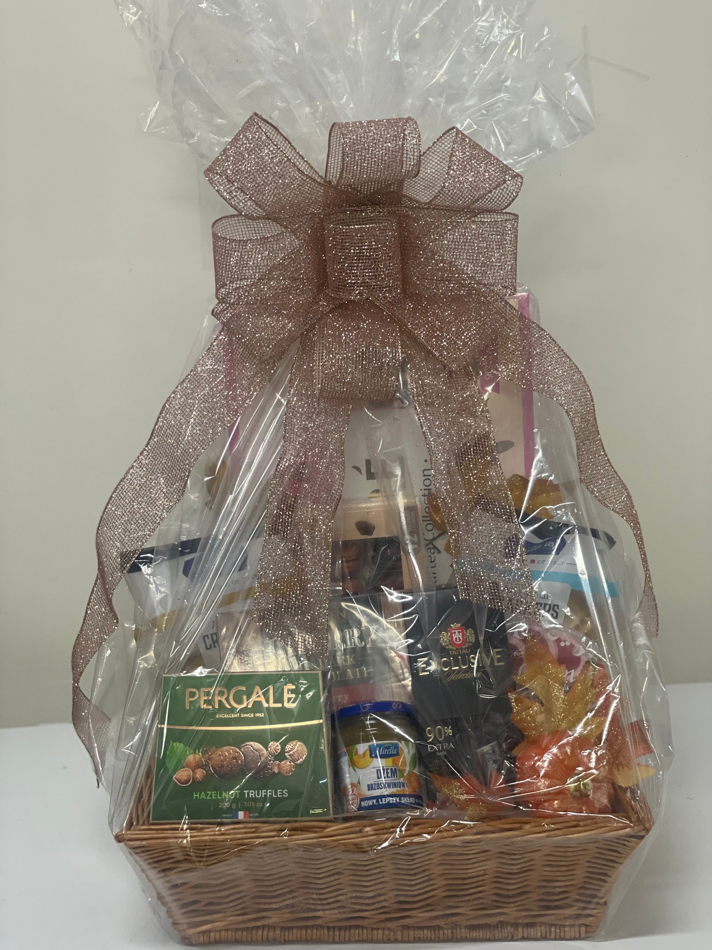 TRADITIONAL GIFT BASKET