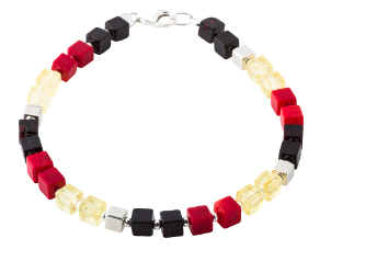 Bracelet with small amber cubes in 4 colors
